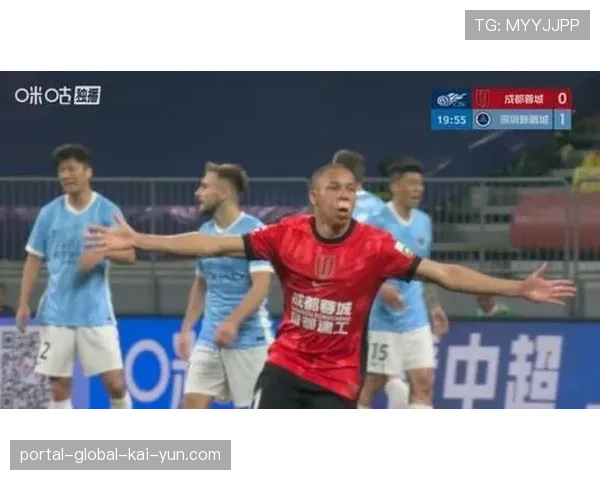 成都蓉城韦林顿带伤梅开二度，嘴唇缝针后坚持比赛展现斗志